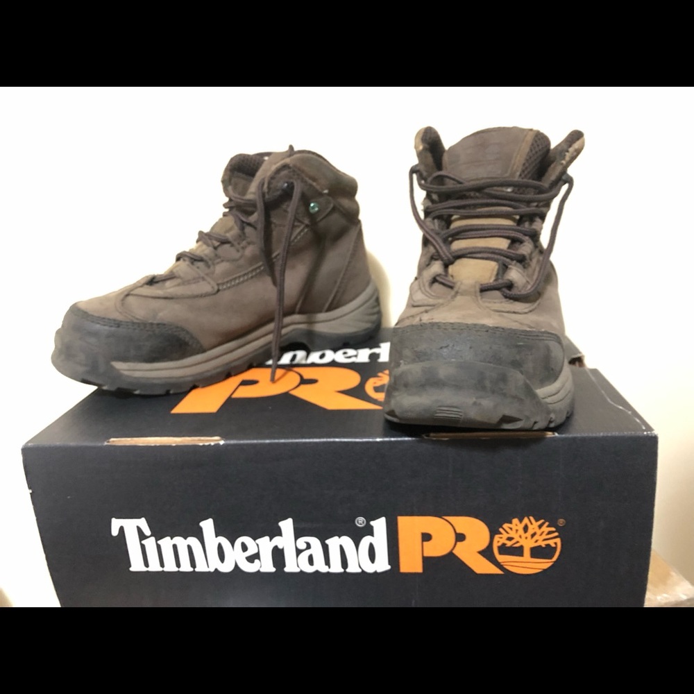 Steel toe safe shoes